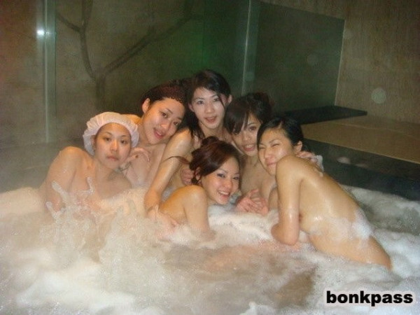 아시아야사 - 친구들과 단체 온천 누드사진 3 번째 이미지